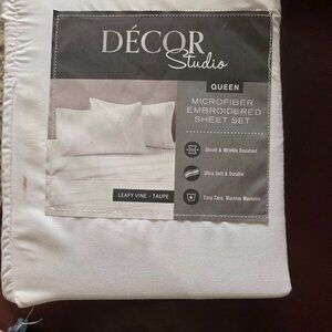 Decor Studio - Queen Microfiber Embroidered Sheet Set - NWT